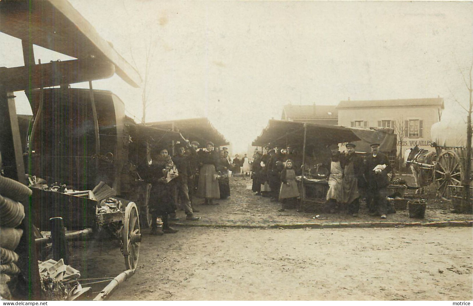 CARTE PHOTO - Marché, Vue à Situer (Corbeil ?) - A Identificar