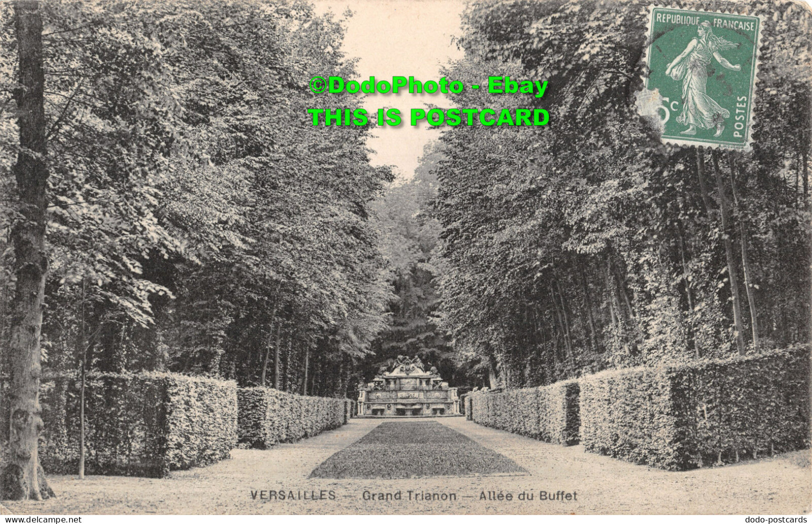 R424597 Versailles. Grand Trianon. Allee Du Buffet. Mme Moreau - Monde