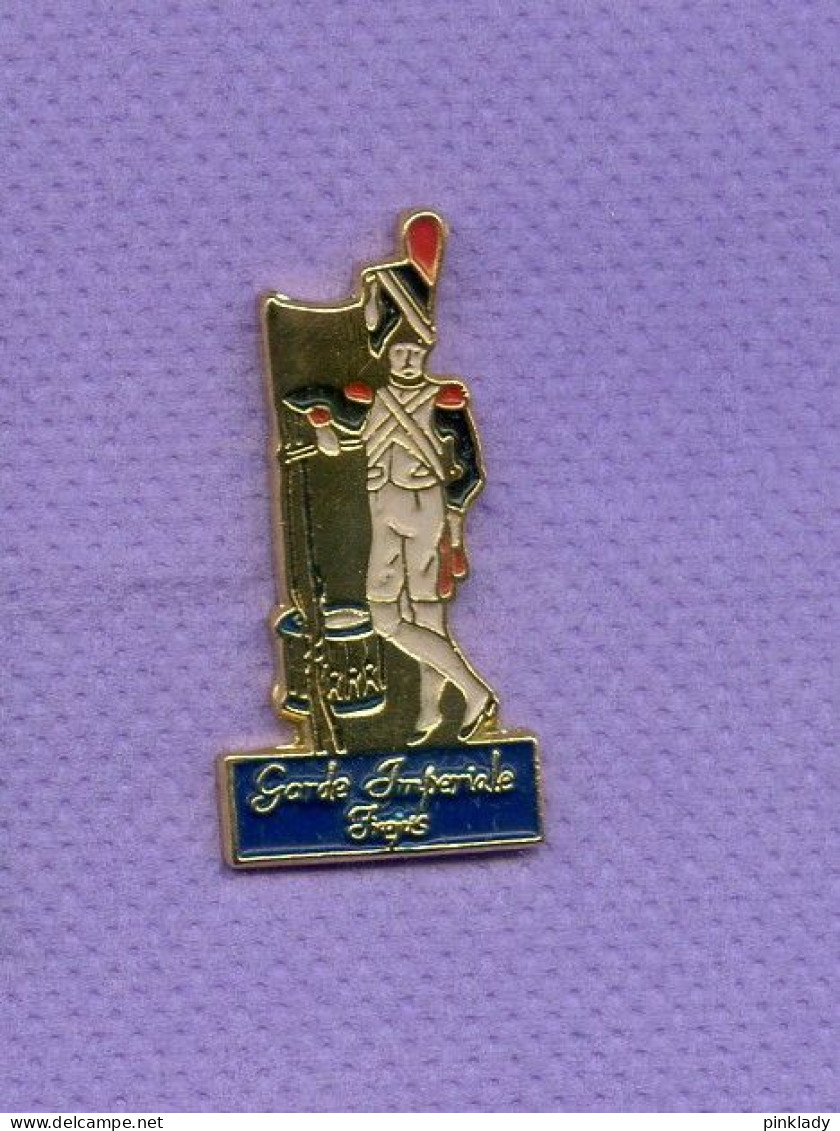 Rare Pins Militaire Armee Garde Imperiale Frejus I108 - Army