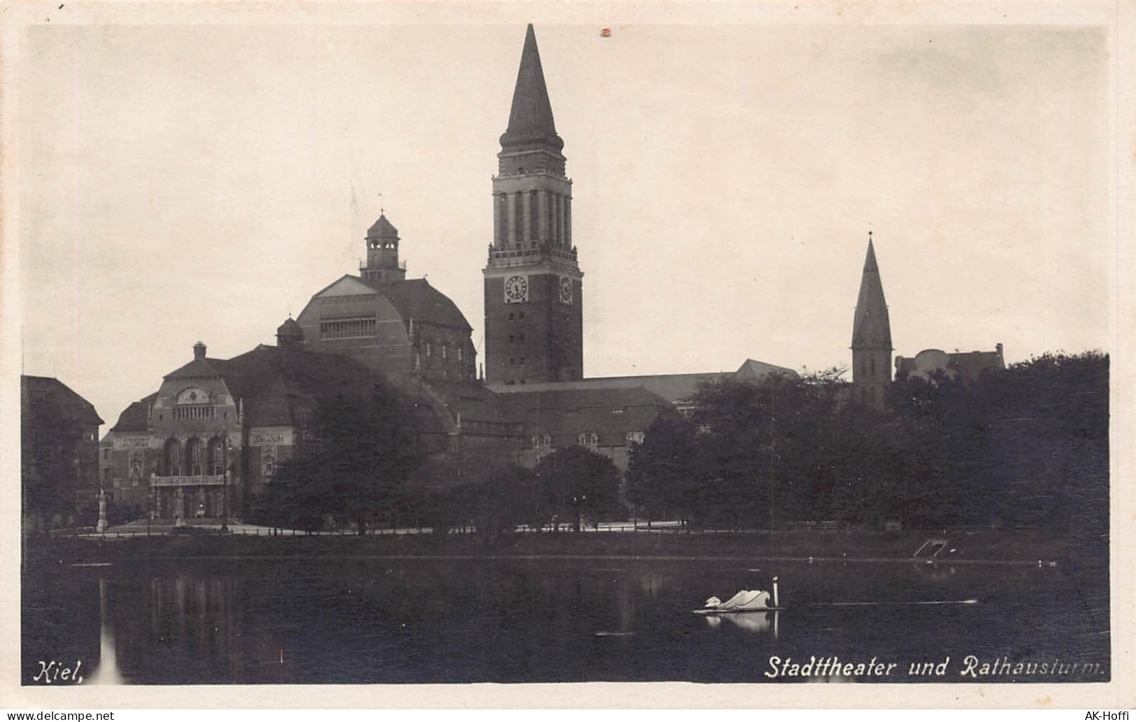 Kiel Stadttheater Und Rathausturm - Phot. Verlageanstalt Ernst Cruii. Kiel No. 25 - Timmendorfer Strand