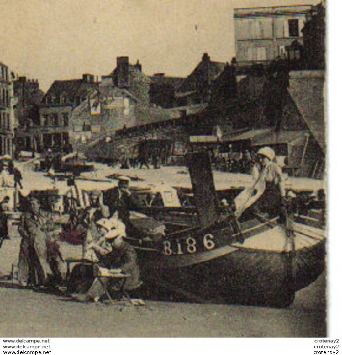 62 LE PORTEL N°767 La Plage Animée En 1914 Café Restaurant Du Port Hôtel Bellevue VOIR ZOOM Barque - Le Portel