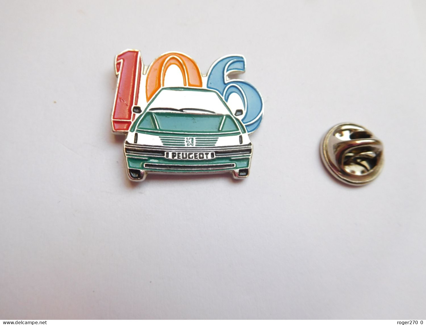 Beau Pin's  , Auto Peugeot 106 , Petit Modèle , Signé Pins' Up - Peugeot