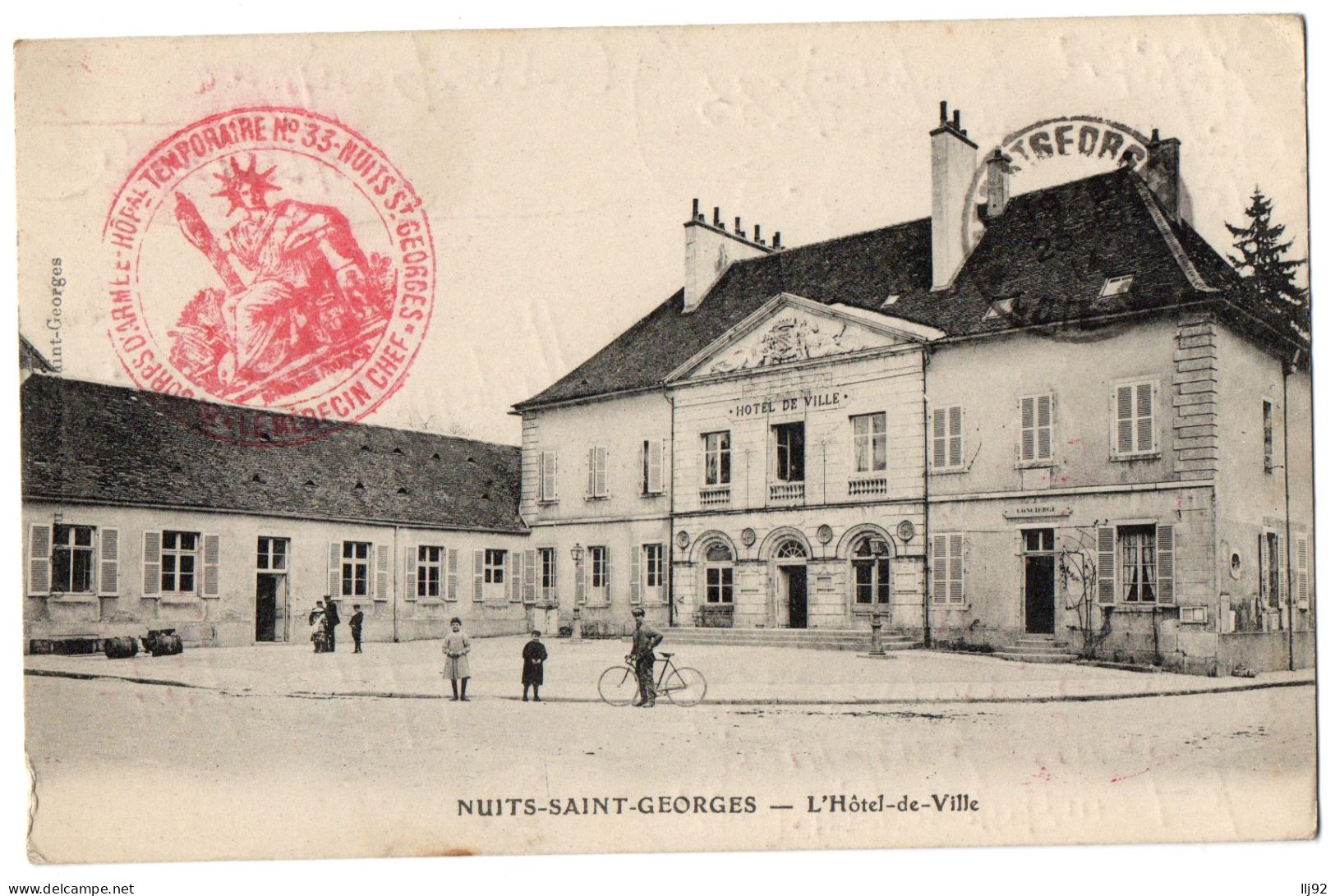 CPA 21 - NUITS SAINT GEORGES (Côte D'Or) - L'Hôtel De Ville (petite Animation) - édition Peu Courante - Nuits Saint Georges
