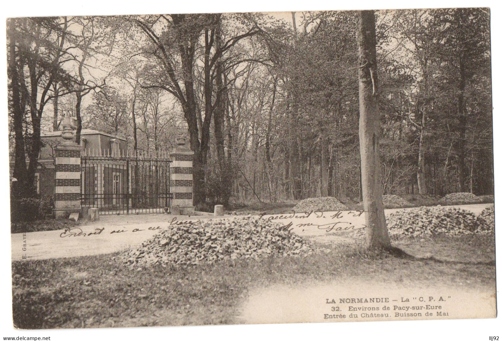 CPA 27 - Environs De PACY SUR EURE (Eure) -  32. Entrée Du Château - Buisson De Mai - Pacy-sur-Eure