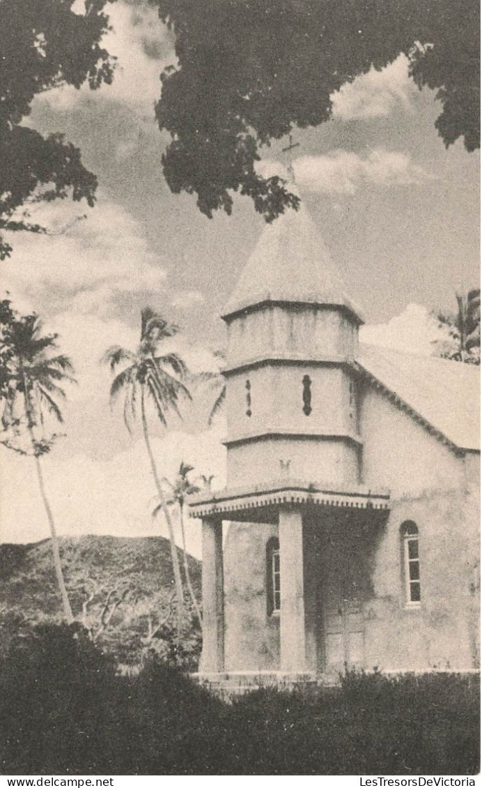 NOUVELLE CALEDONIE - Houailou - L'église Du Village - Carte Postale Ancienne - New Caledonia