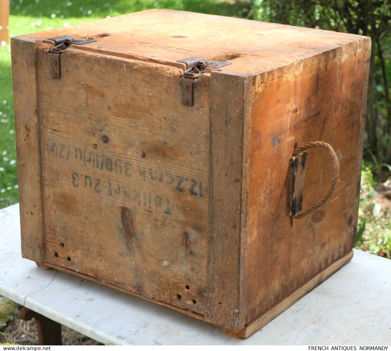 ARMÉE ALLEMANDE - rare caisse transformée en bureau de campagne NORMANDIE 1944