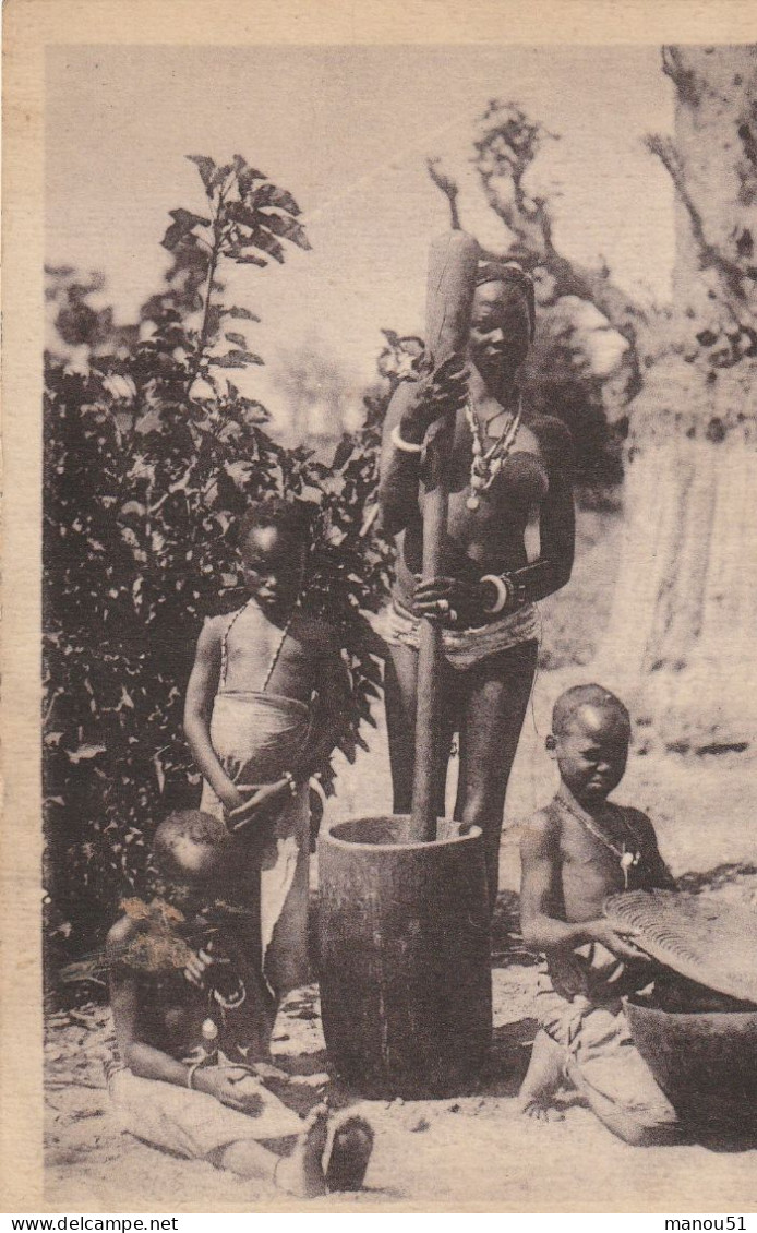 Sénégal - Pileuse De Mil - Sénégal