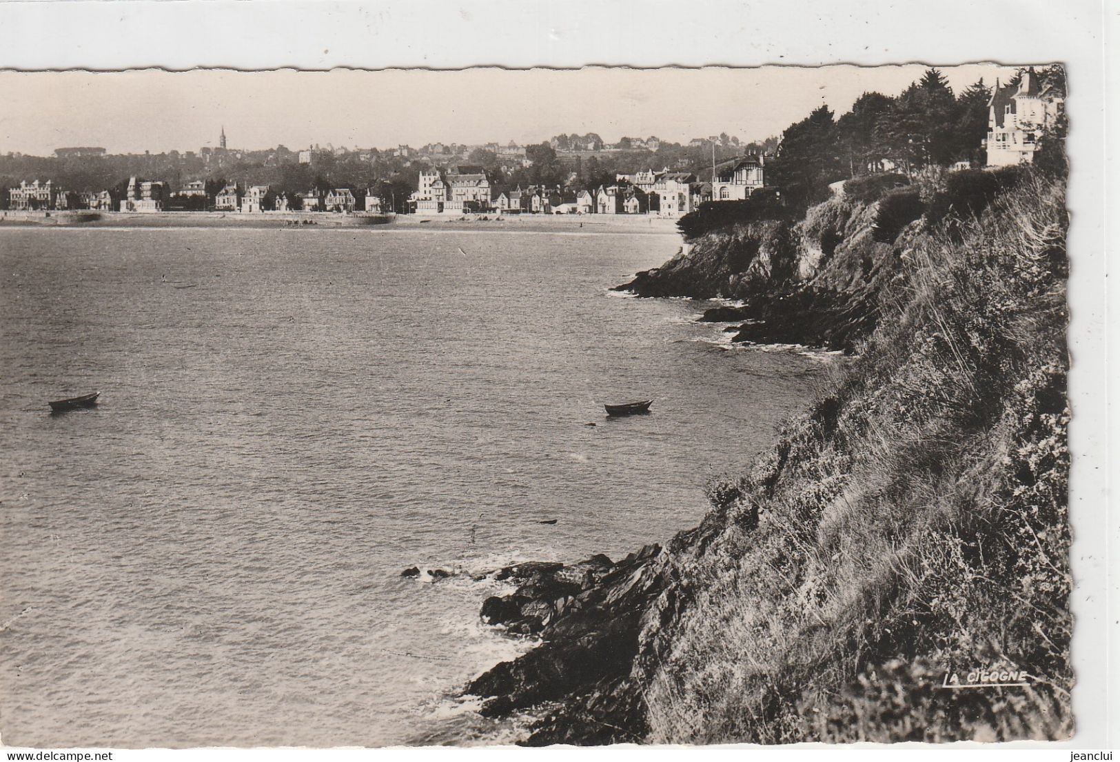 SAINT-CAST . LES FALAISES ET LA PLAGE . CARTE AFFR AU VERSO EN JUILLET 1954 . 2 SCANNES - Saint-Cast-le-Guildo