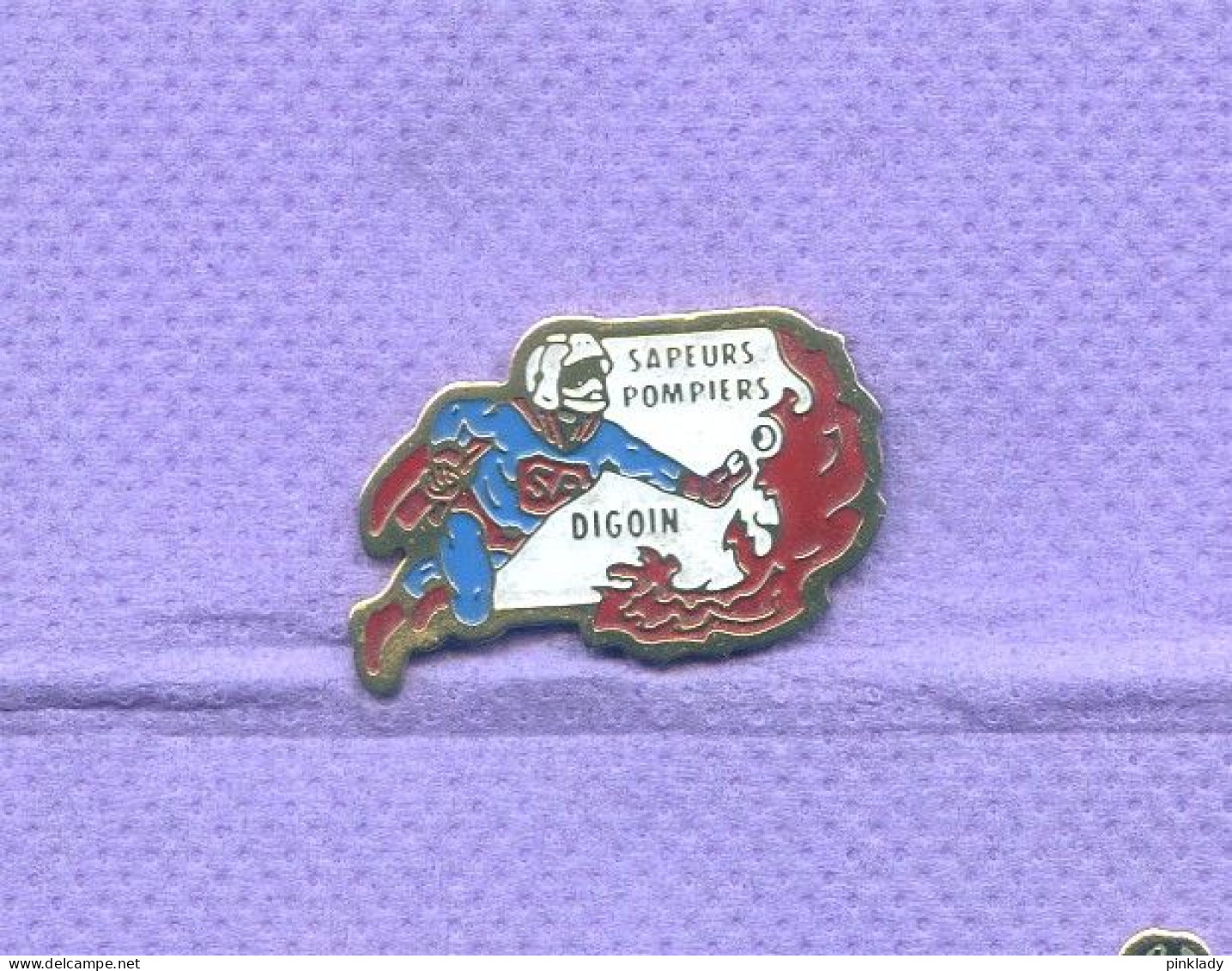 Rare Pins Pompier Digoin Saône Et Loire Style Superman I178 - Brandweerman