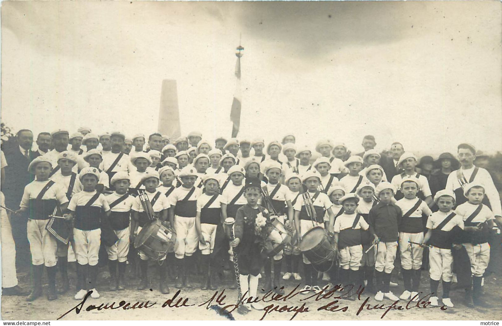 CARTE PHOTO - Souvenir Du 14 Juillet 1924,groupe Des Pupilles, Albigny Sur Saône? - A Identifier