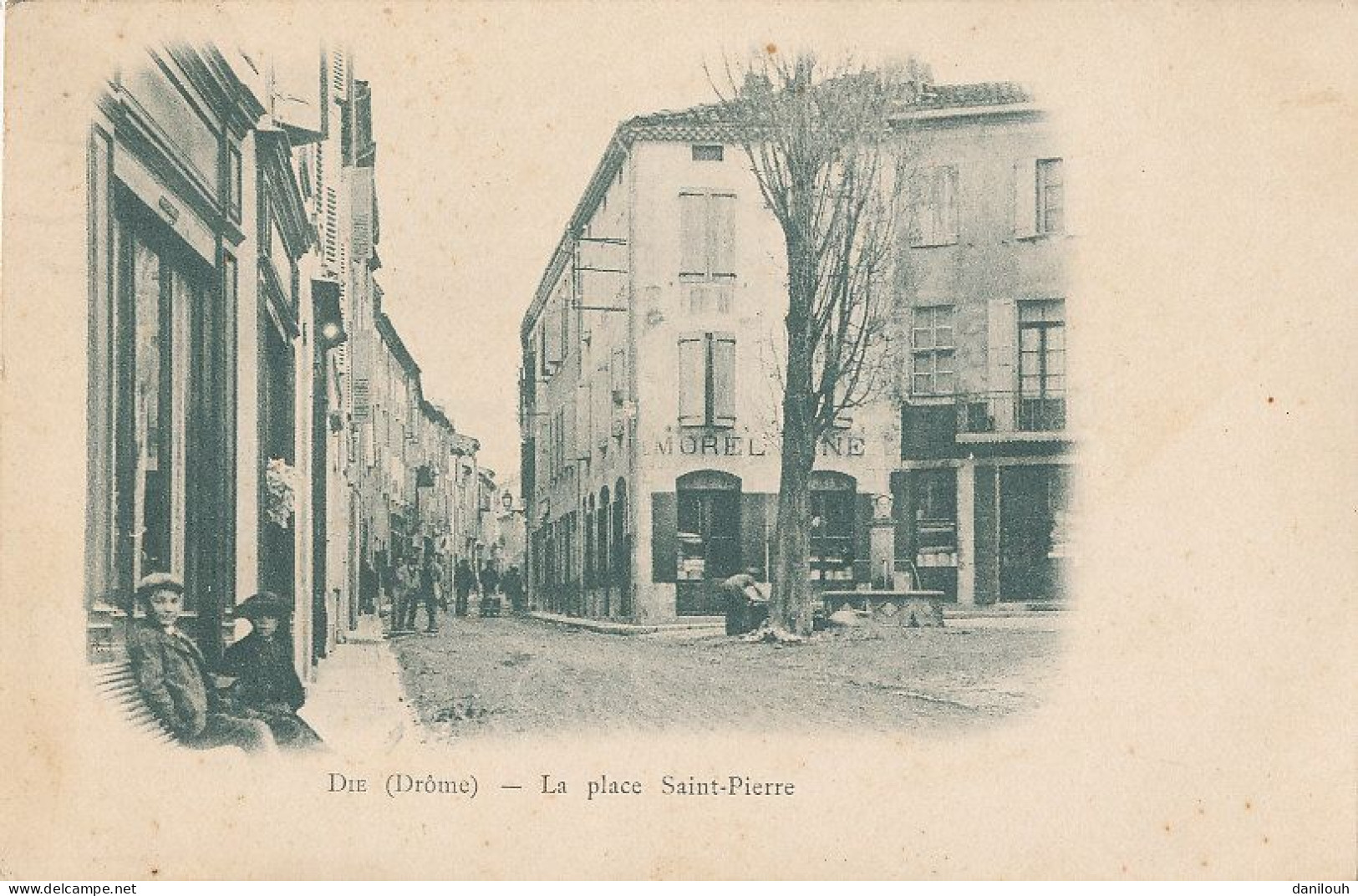 26 // DIE   La Place Saint Pierre     - Die