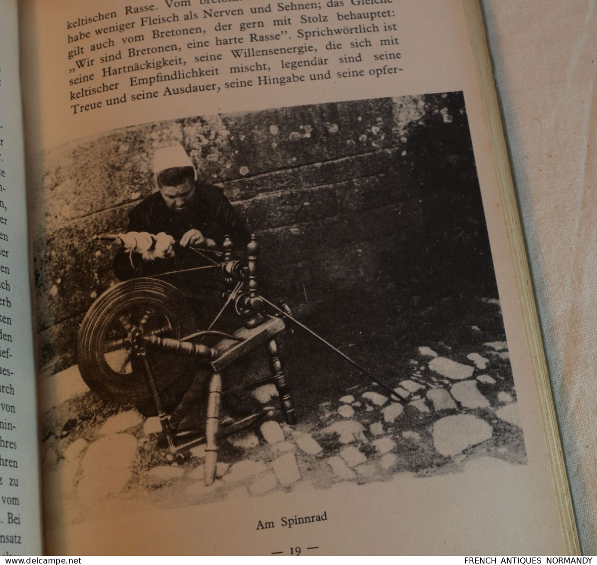 ARMÉE ALLEMANDE - livre DIE BRETAGNE allemand de 1943 avec cachet Marine  livre non politique de géographie et de voyage