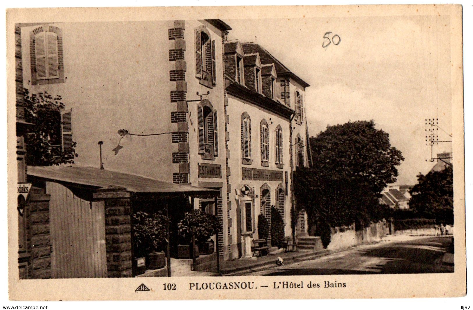 CPA 29 - PLOUGASNOU (Finistère) - 102. L'Hôtel Des Bains (estaminet) - Plougasnou