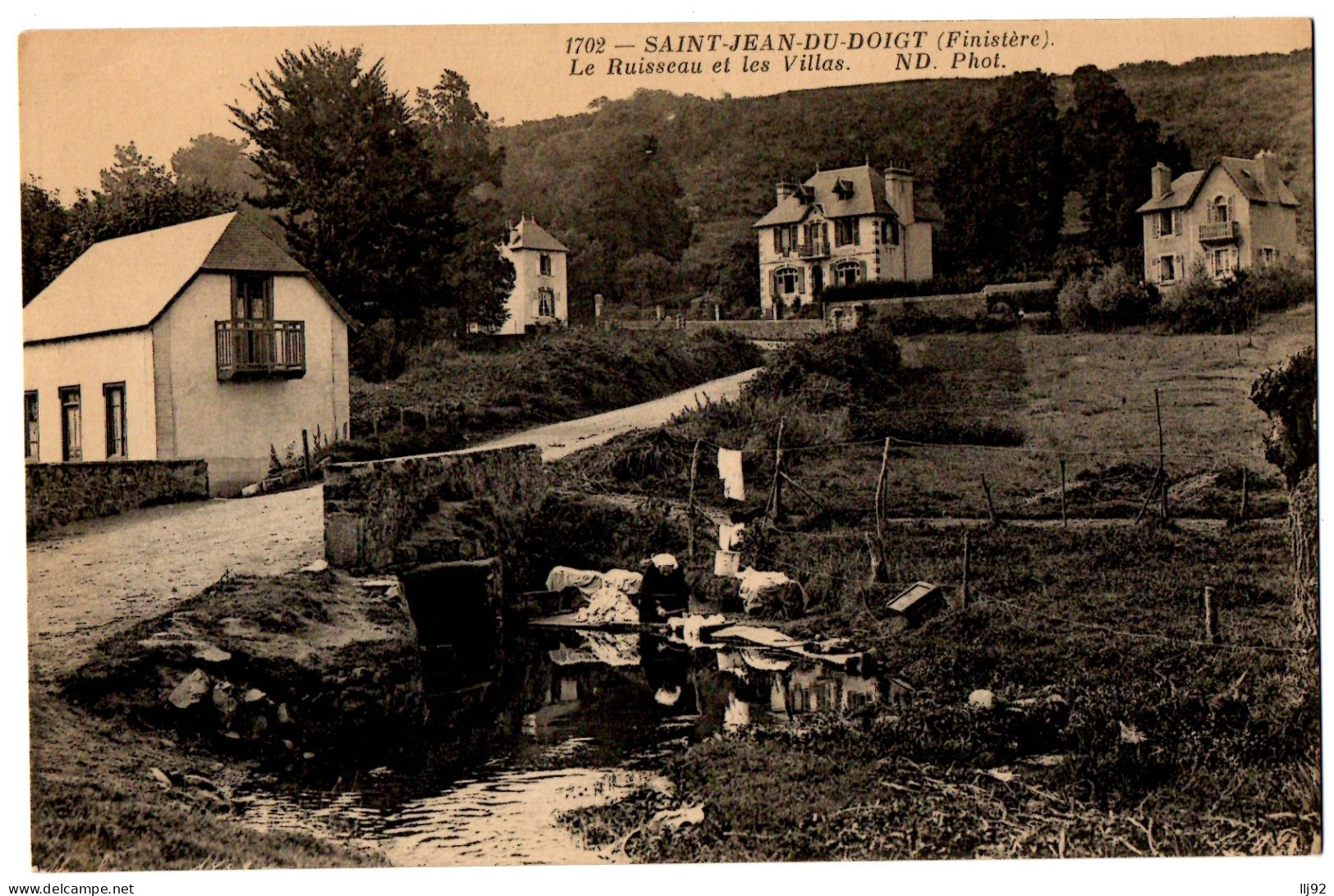 CPA 29 - SAINT JEAN DU DOIGT (Finistère) - 1702. Le Ruisseau Et Les Villas - ND Phot (animée, Lavandière) - Saint-Jean-du-Doigt