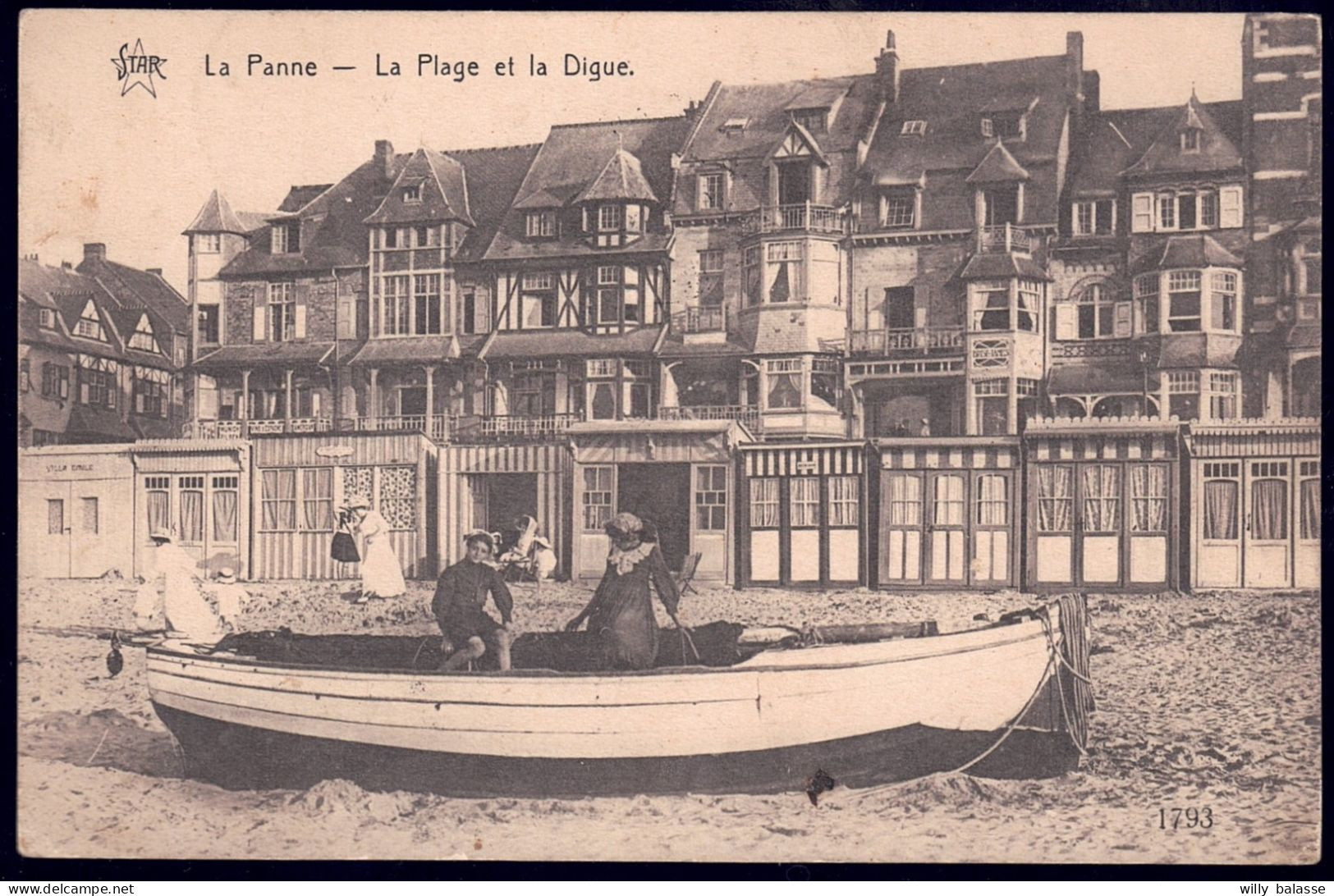 +++ CPA - DE PANNE - Plage Et Digue - Canot - Barque  // - De Panne