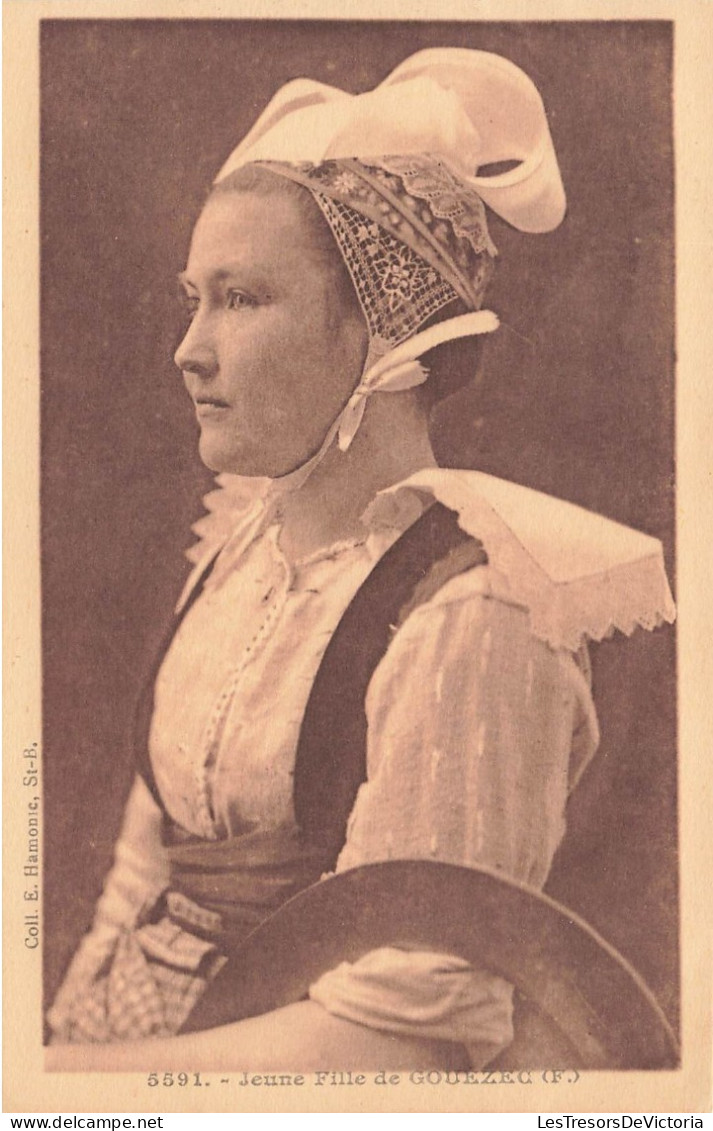 FOLKLORE - Costumes - Jeune Fille De Gouezec - Carte Postale Ancienne - Trachten