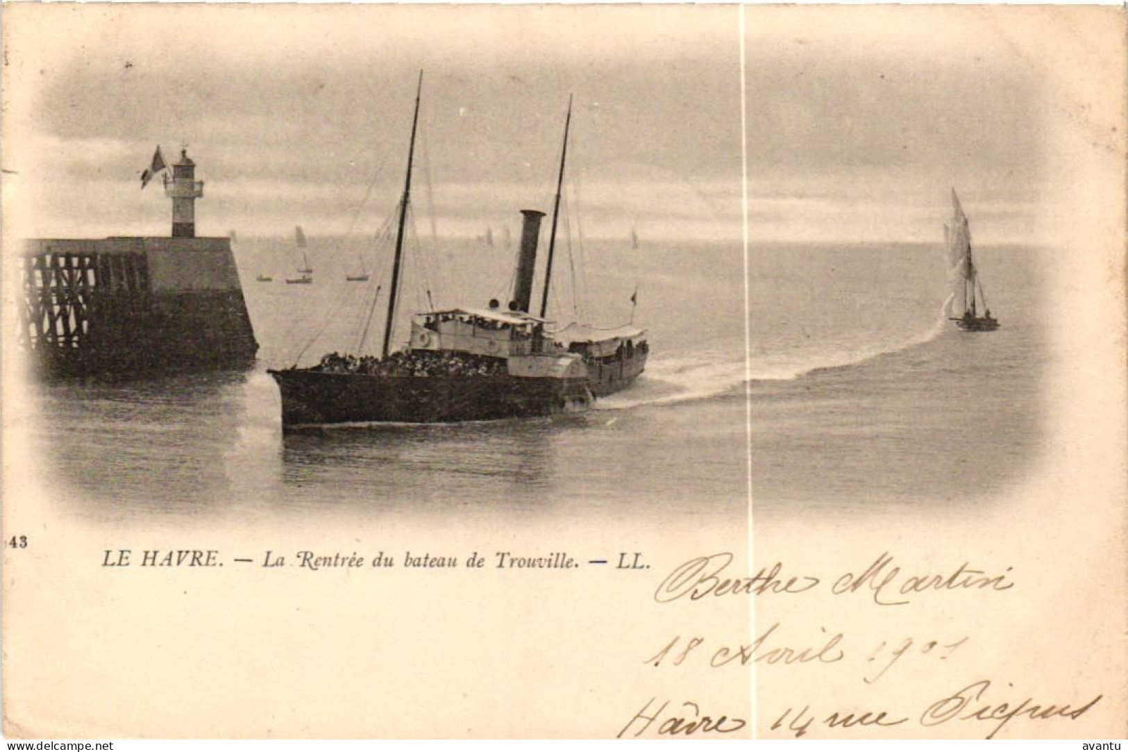 LE HAVRE / RENTREE DU BATEAU DE TROUVILLE - Port
