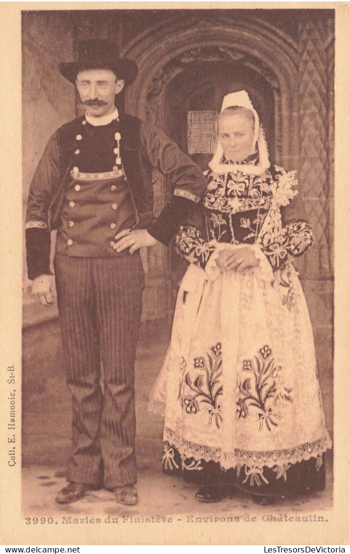 FOLKLORE - Costumes - Mariés De Finistère - Environs De Châteaulin - Carte Postale Ancienne - Kostums