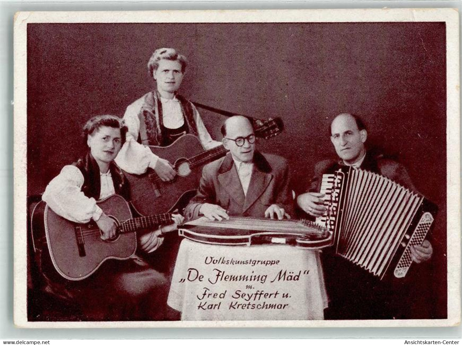 39783004 - Volkskunstgruppe De Flemming Maed Gitarre Zither Tracht - Musique