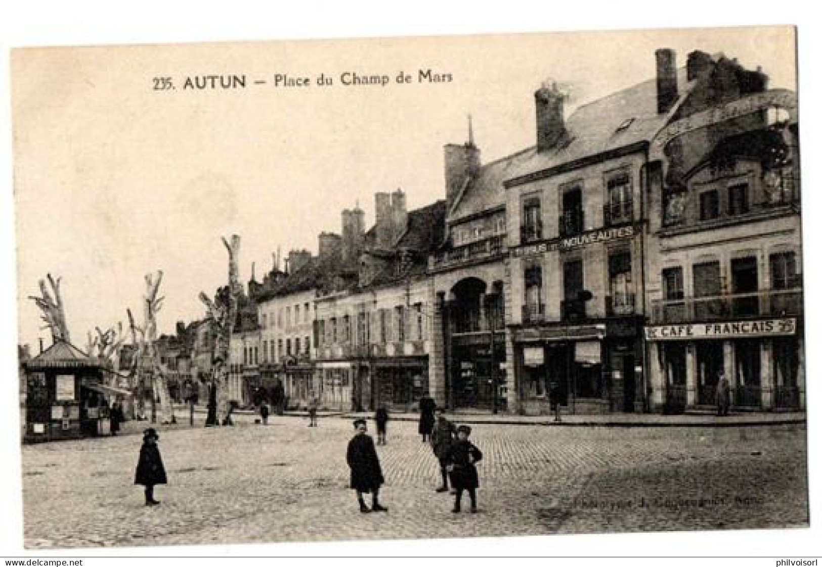 AUTUN  PLACE DU CHAMP DE MARS COMMERCES CAFE ANIMEE - Autun