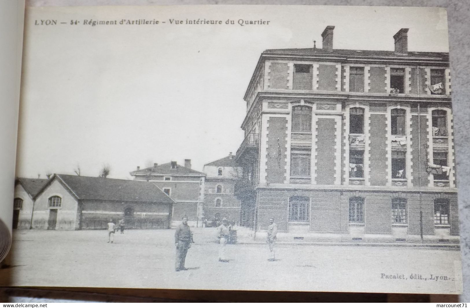 RARE CARNET COMPLET CPA MILITARIA SOUVENIR DU 54EME REGIMENT D'ARTILLERIE LYON CASERNE MILITAIRE SOLDATS - Régiments