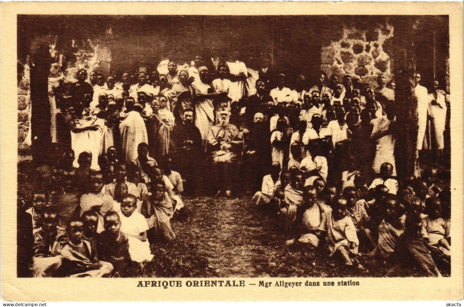 PC ZANZIBAR MGR ALLGEYER DANS UNE STATION MISSIONARIES (a53598) - Tanzanie