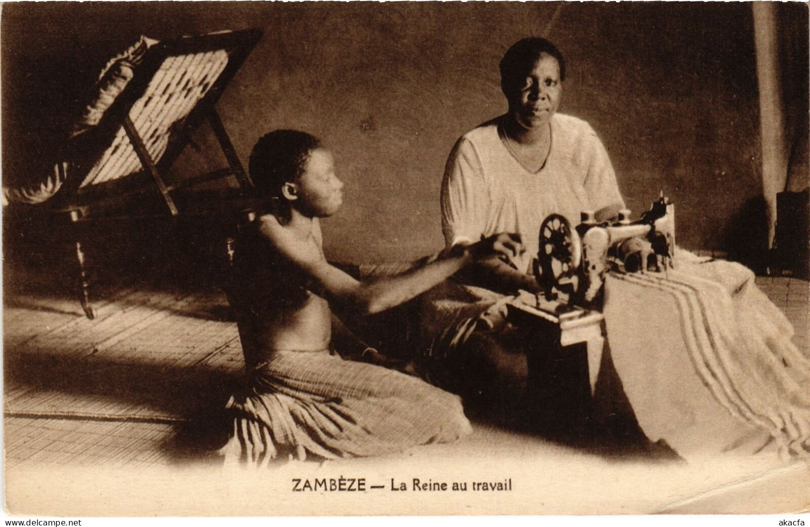 PC ZAMBIA LA REINE AU TRAVAIL ETHNIC TYPES (a53497) - Zambie