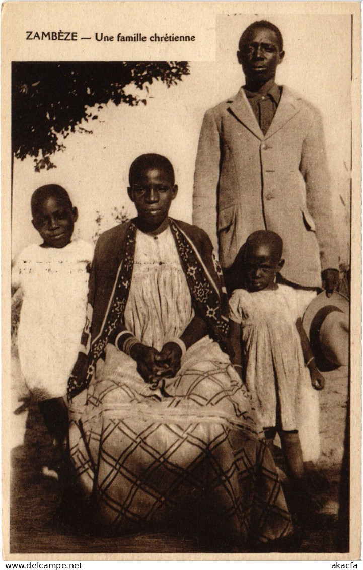 PC ZAMBIA UNE FAMILLE CHRÉTIENNE ETHNIC TYPES (a53499) - Sambia