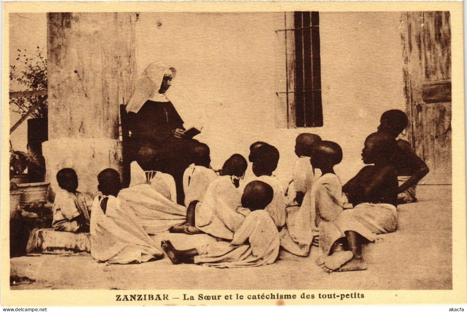 PC ZANZIBAR LA SOEUR ET LE CATÉCHISME DES TOUT-PETITS MISSIONARIES (a53340) - Tanzania