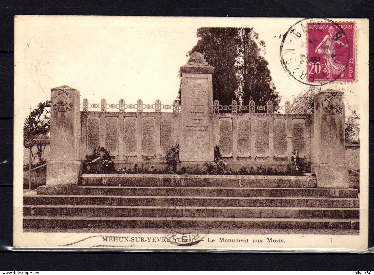 Mehun-sur-Yevre - Cher - Le Monument Aux Morts - Mehun-sur-Yèvre