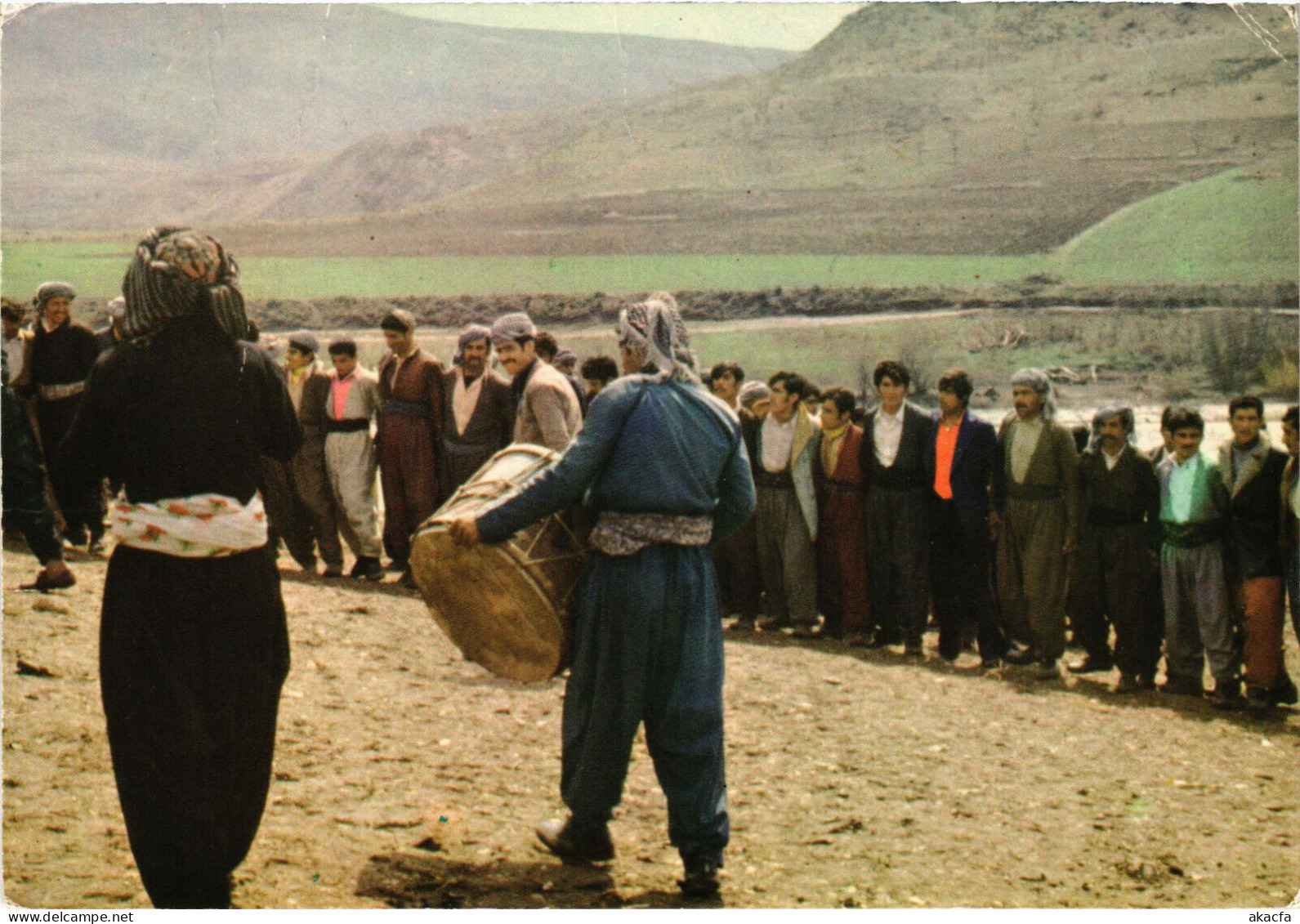 PC IRAQ, KURDISH FOLK DANCE FROM THE NORTH, Modern Postcard (b52900) - Iraq