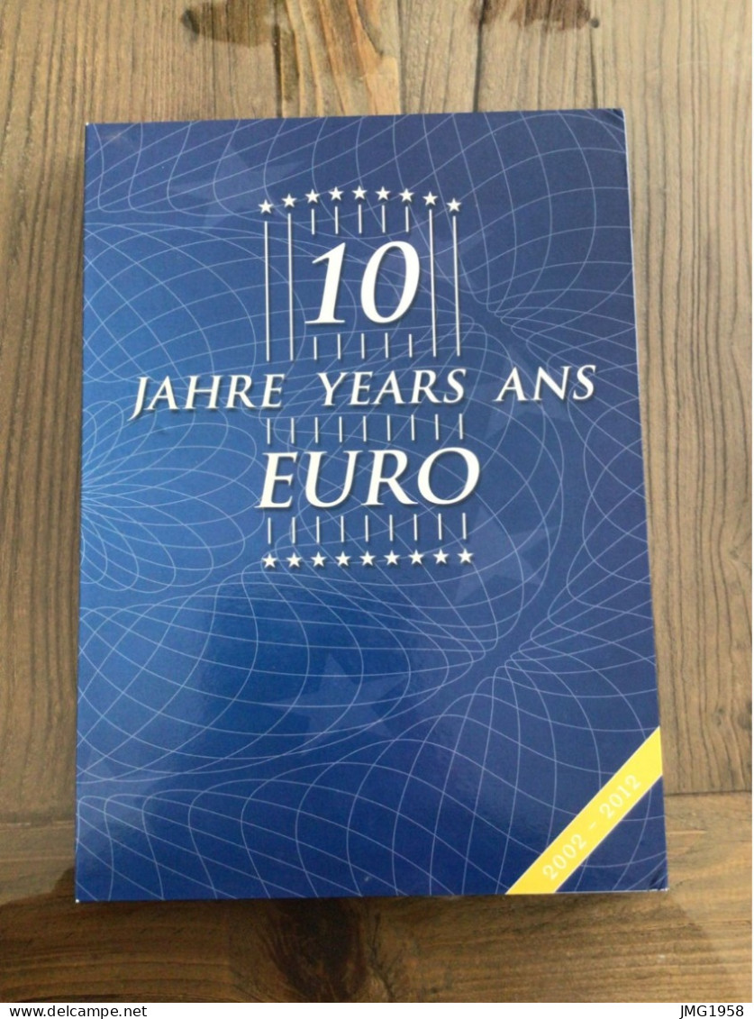 TRES BEAU COFFRET 10 ANS EURO - 2002-2012- - Verzamelingen & Kavels
