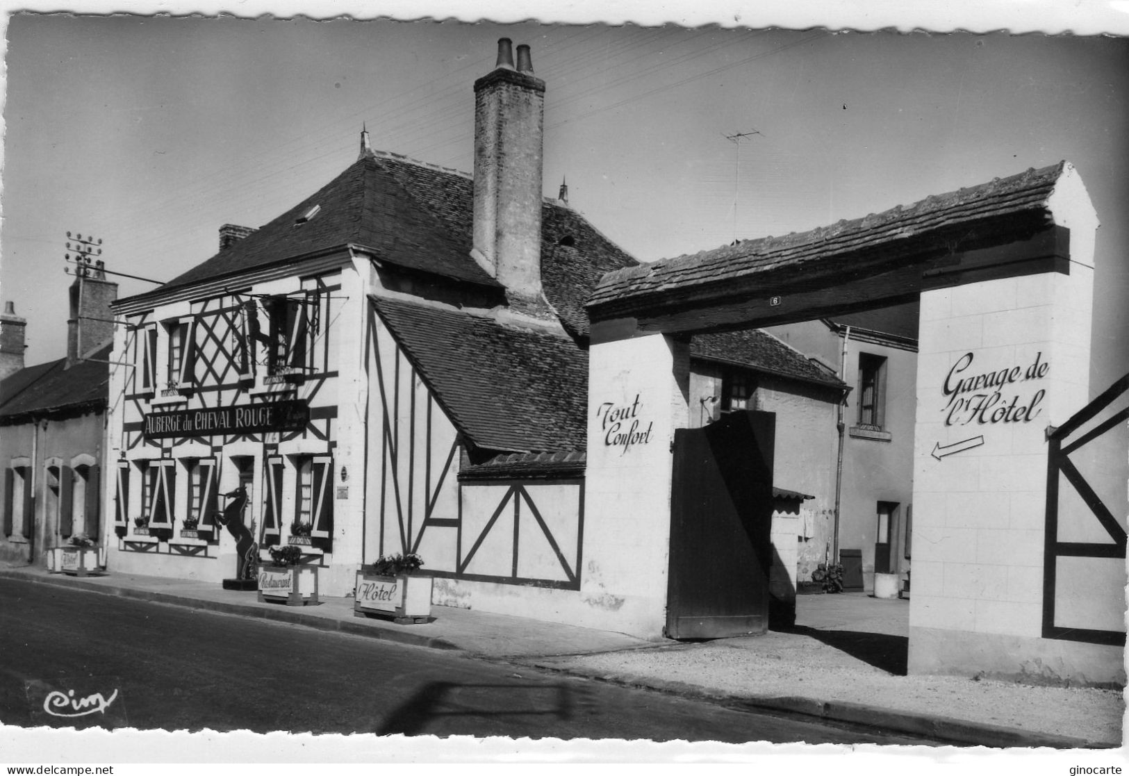 Aubigny Sur Nere Hotel Du Cheval Blanc - Aubigny Sur Nere