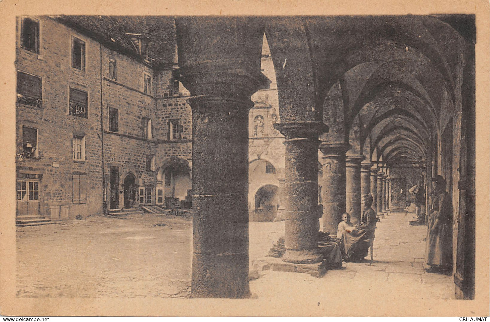 39-POLIGNY-COUR DU COUVENT DES URSULINES-ANIMEE-N T6021-E/0061 - Poligny