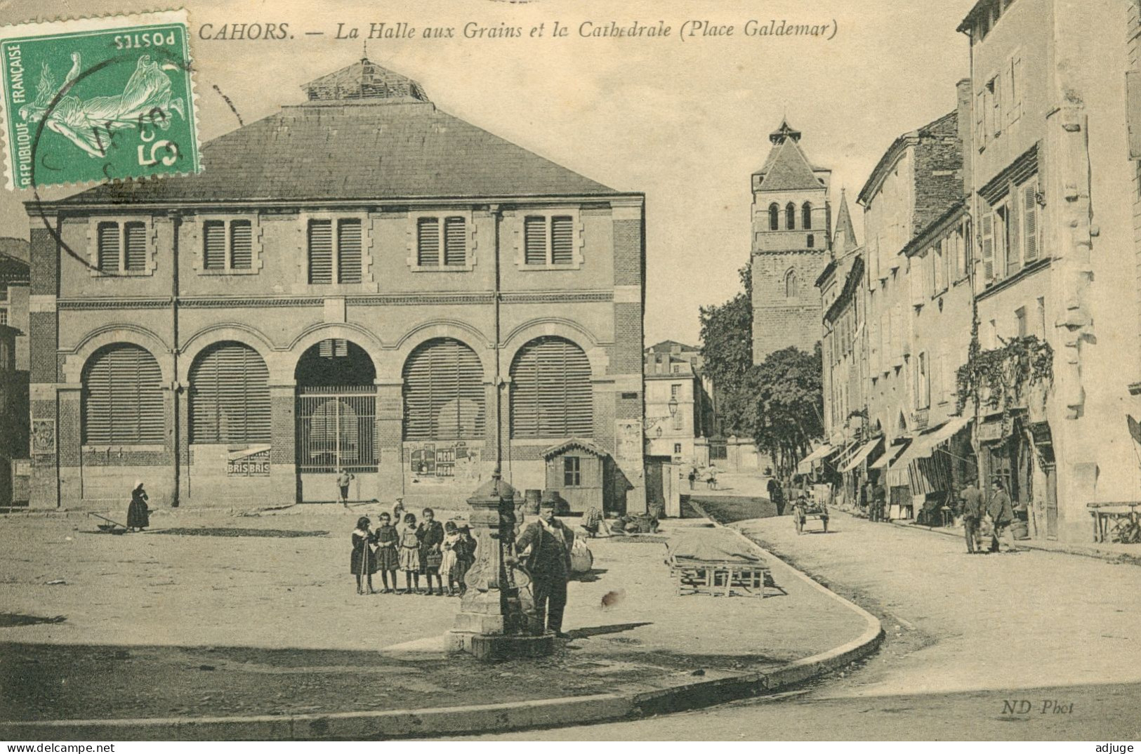 CPA*46* Cahors- La Halle Aux Grains Et La Cathédrale - Place Galdemar -TOP-* 2scans - Cahors