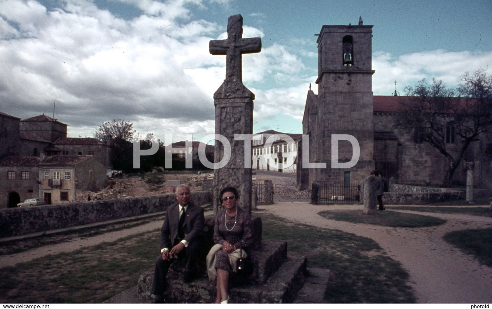 2 SLIDES SET 1974 BARCELOS MINHO PORTUGAL  AMATEUR 35mm DIAPOSITIVE SLIDE Not PHOTO No FOTO NB4058 - Diapositives