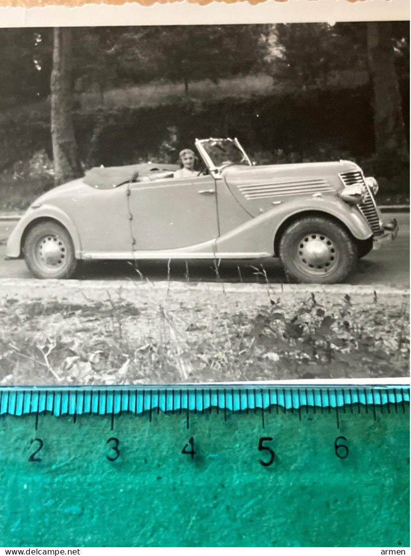 Réal Photo Voiture Automobile Renault Décapotable 1948  à Identifier - Pin-ups