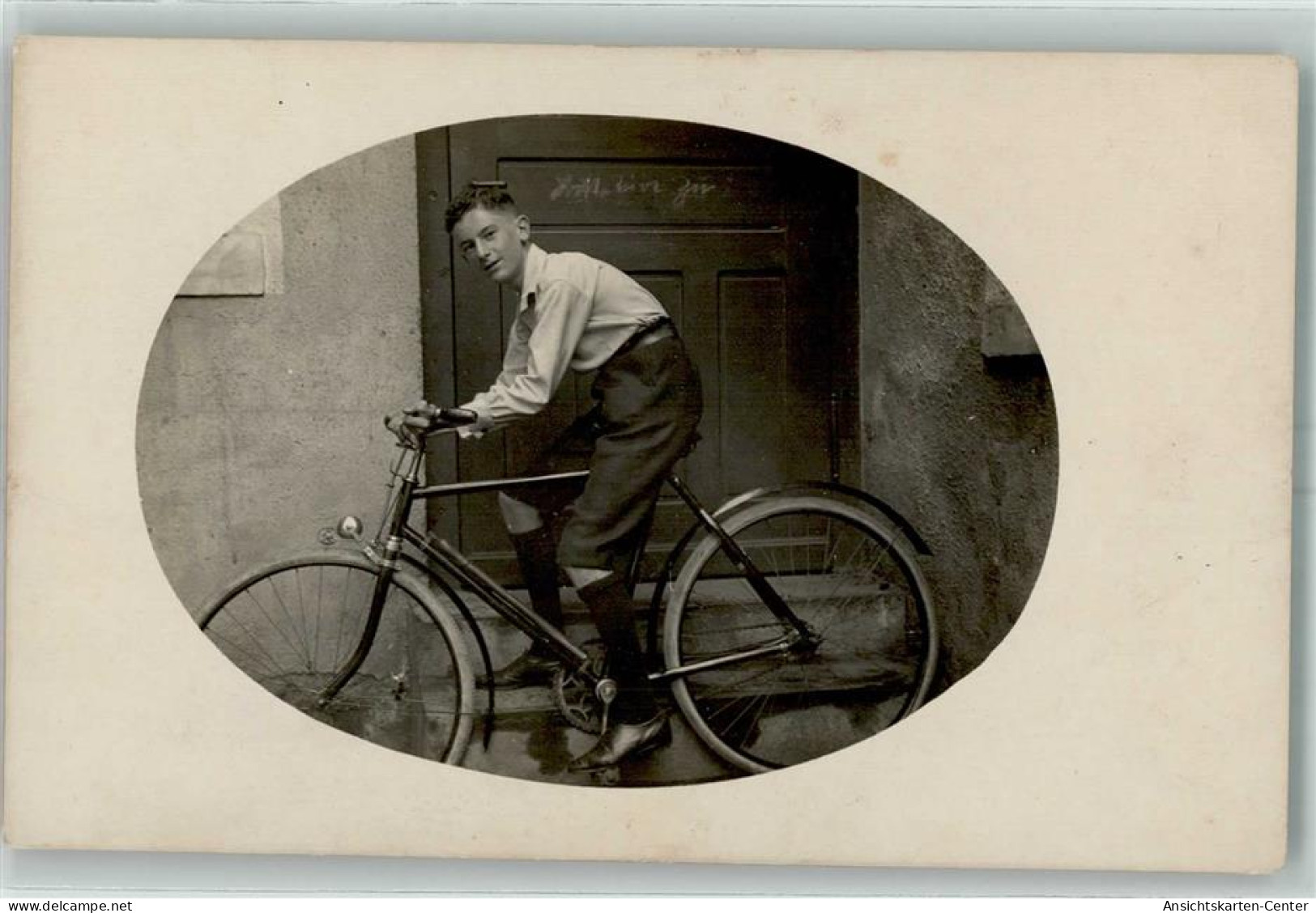 52283704 - Mann Shorts Fahrrad Haustuer - Motos