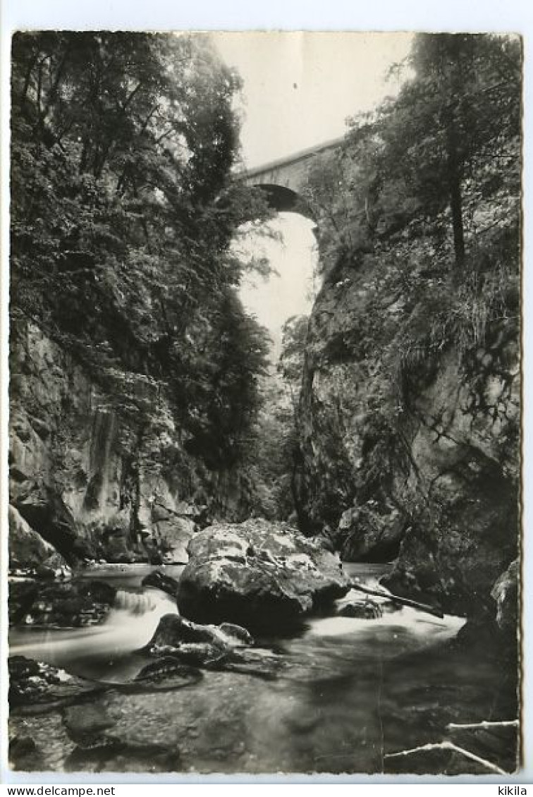 CPSM Dentelée 10.5 X 15  Isère      CHARTREUSE Le Pont St Bruno Sur La Route Du Désert Dominant Les Gorges Du Guiers - Chartreuse