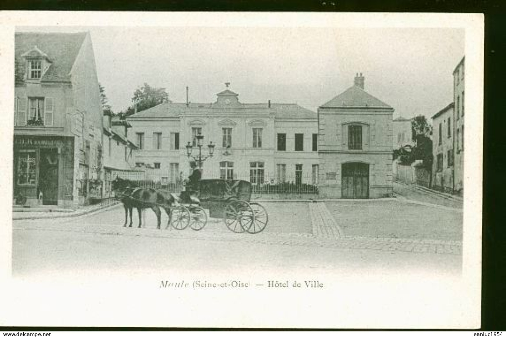 MAULE HOTEL DE VILLE - Maule