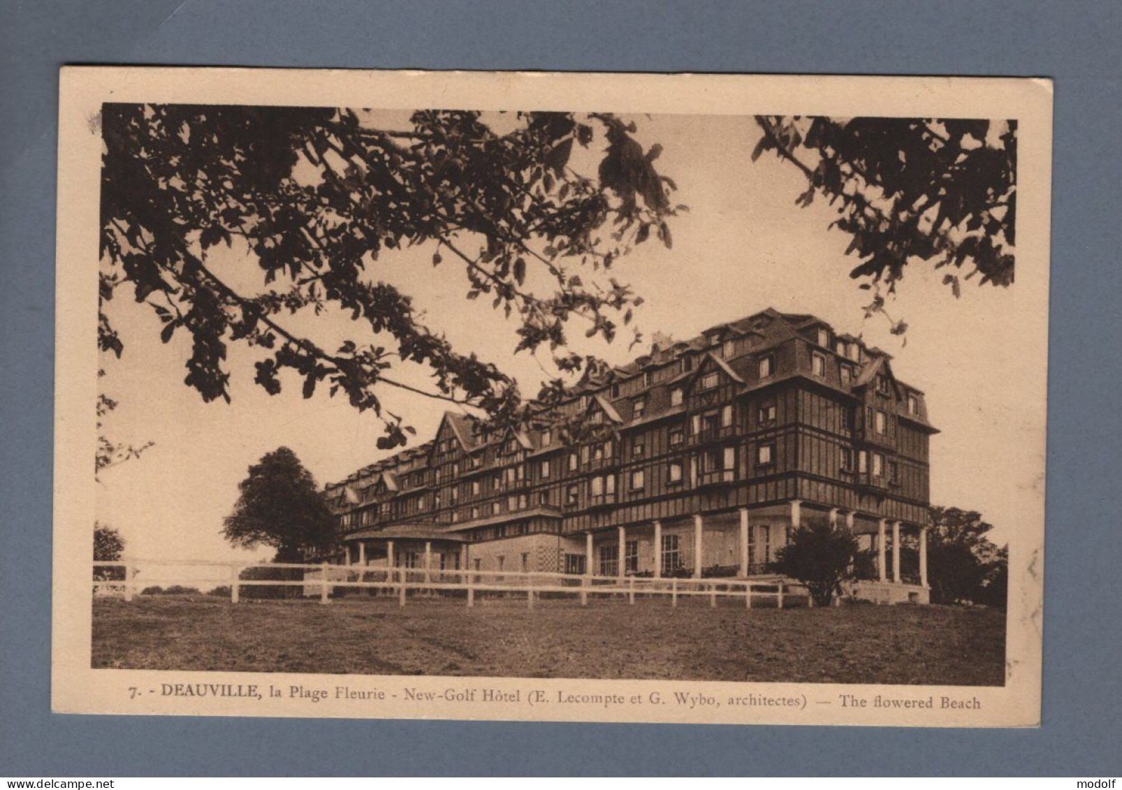 CPA - 14 - Deauville, La Plage Fleurie - New-Golf Hôtel - Circulée - Deauville