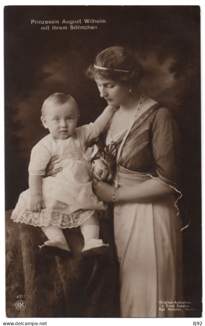 CPA  Personnalités - Prinzessin August Wilhelm Mit Ihrem Söhnchen - Royal Families