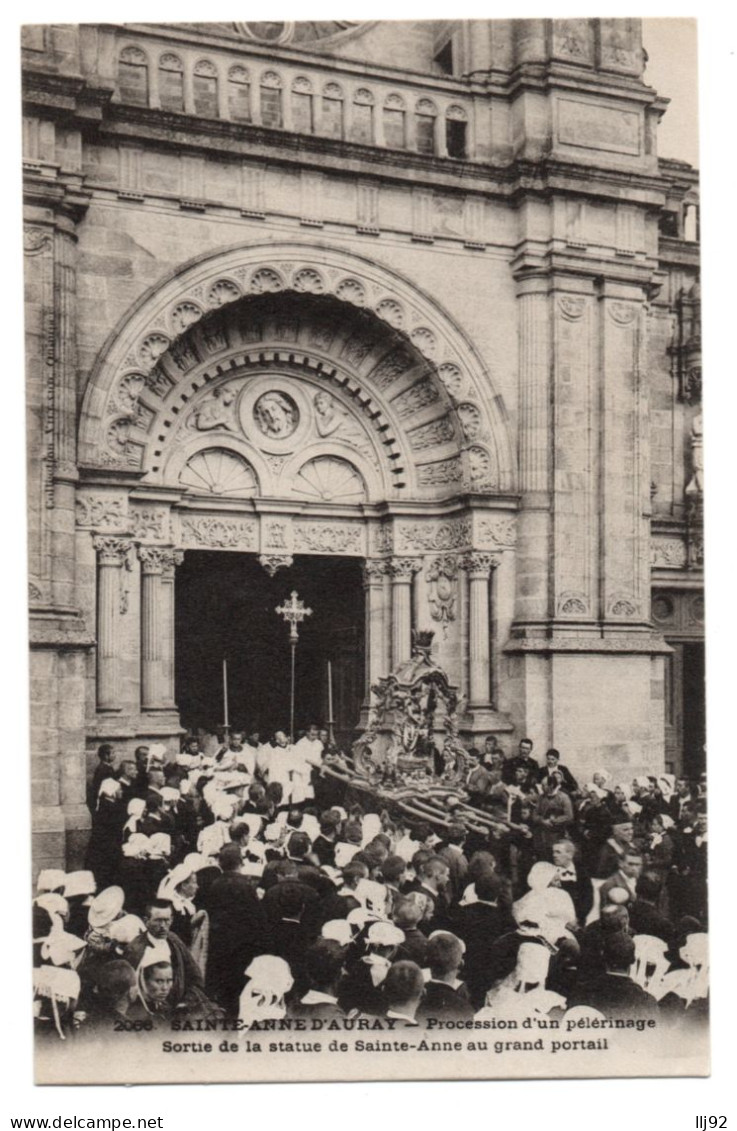 CPA 56 - SAINTE ANNE D'AURAY (Morbihan) - 2066. Procession D'un Pélerinage. Sortie De La Statue De Ste Anne Au Portail - Sainte Anne D'Auray