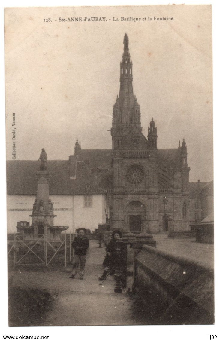 CPA 56 - SAINTE ANNE D'AURAY (Morbihan) - 128. La Basilique Et La Fontaine (animée) - Coll. David - Dos Non Divisé - Sainte Anne D'Auray