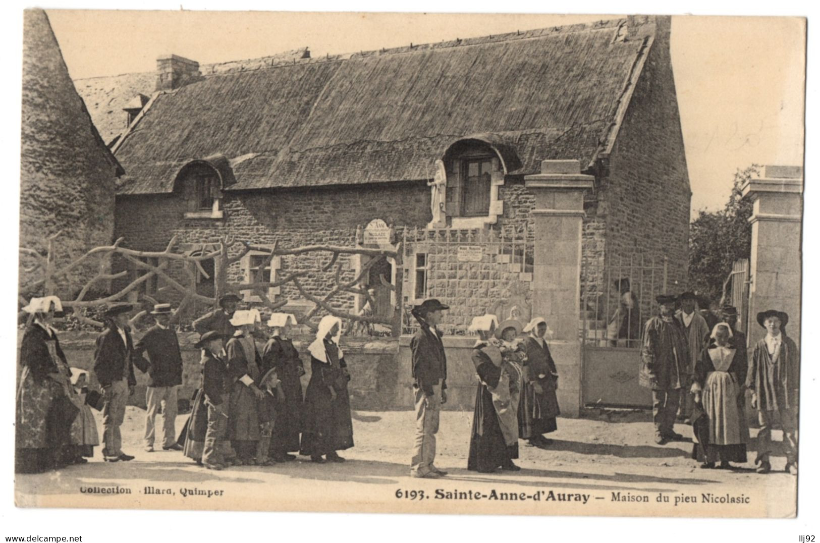 CPA 56 - SAINTE ANNE D'AURAY (Morbihan) - 6193. Maison Du Pieu Nicolasic (animée). Ed. Villard - Sainte Anne D'Auray