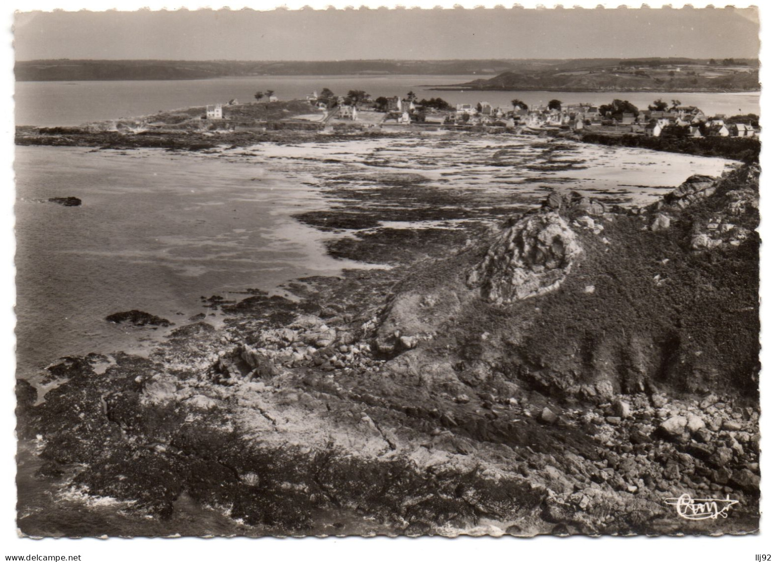 CPSM GF 29 - LOCQUIREC (Finistère) - 30096. Vue Aérienne. Plage De Pors-ar-Vilhec. Ed. Combier - Locquirec