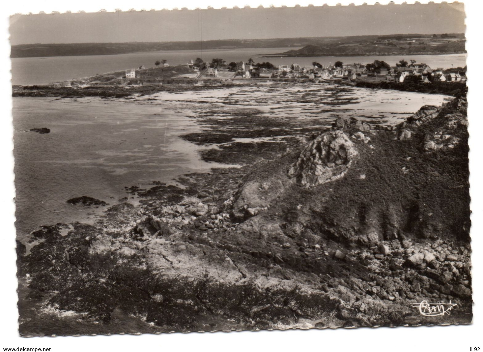 CPSM GF 29 - LOCQUIREC (Finistère) - 30096. Vue Aérienne. Plage De Pors-ar-Vilhec. Ed. Combier - Locquirec