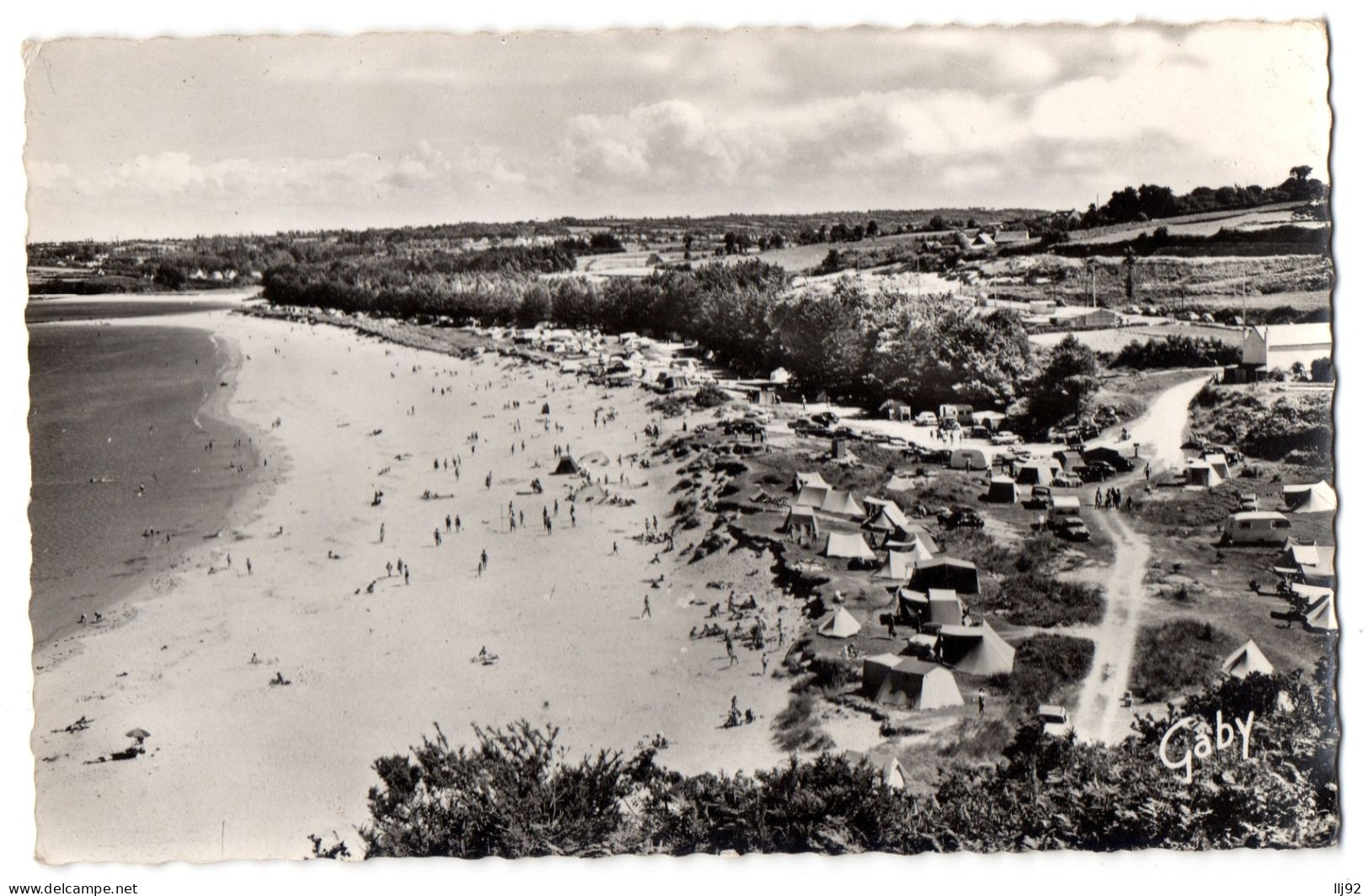 CPSM PF 29 - LOCQUIREC (Finistère) - 15 Bis. Plage Du Fond De La Baie Et Le Camping - Locquirec