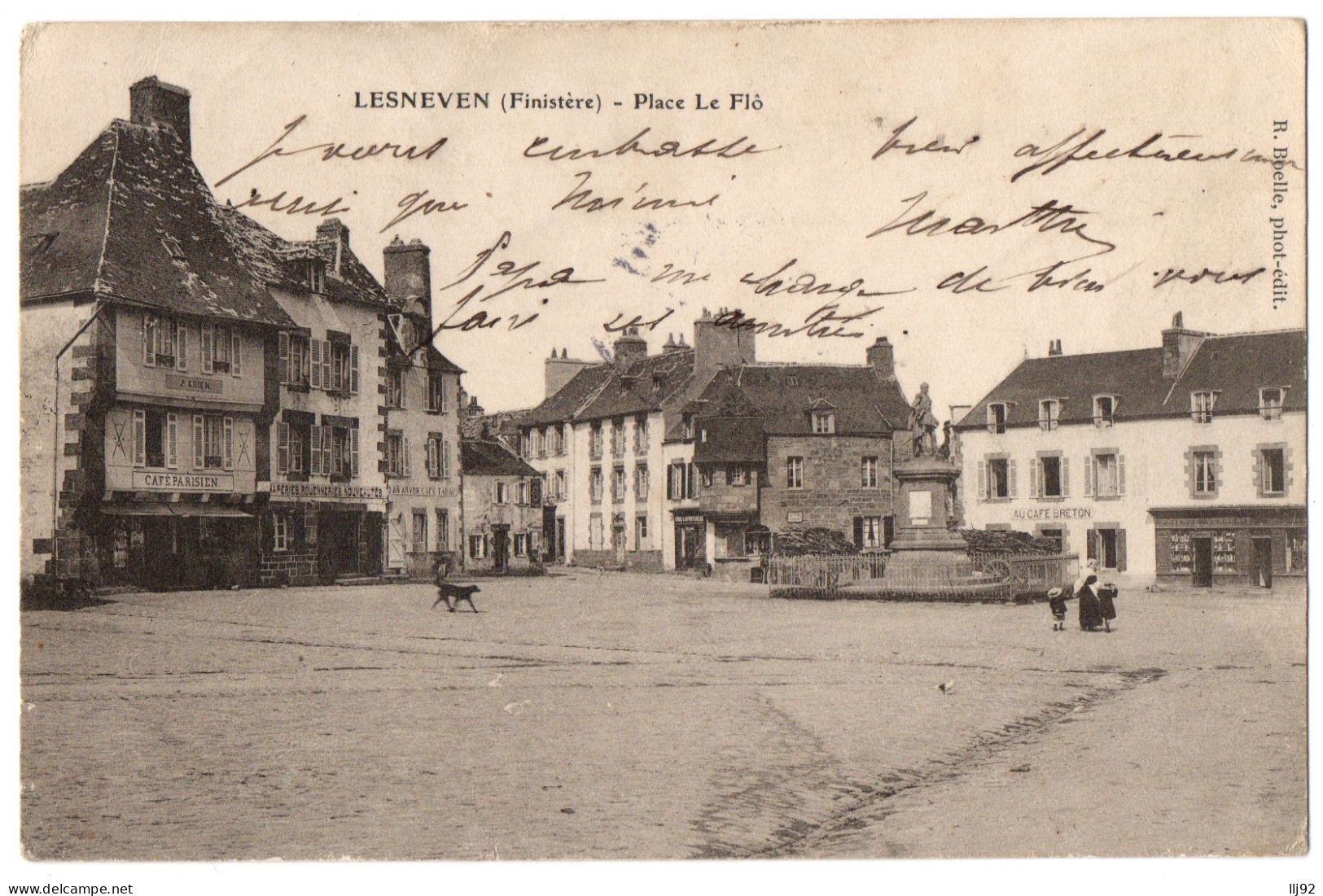 CPA 29 - LESNEVEN (Finistère) - Place Le Flo. Edit R. Boelle - Lesneven