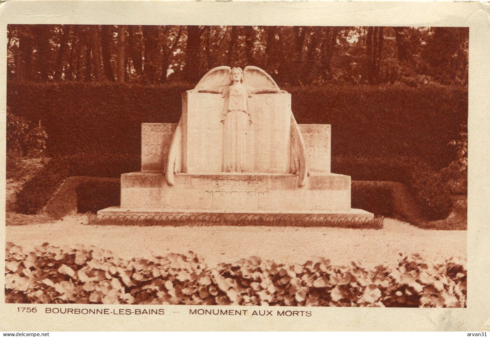 BOURBONNE Les BAINS (03) - MONUMENT Aux MORTS - - War Memorials